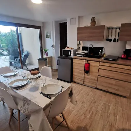 Proche Apartment